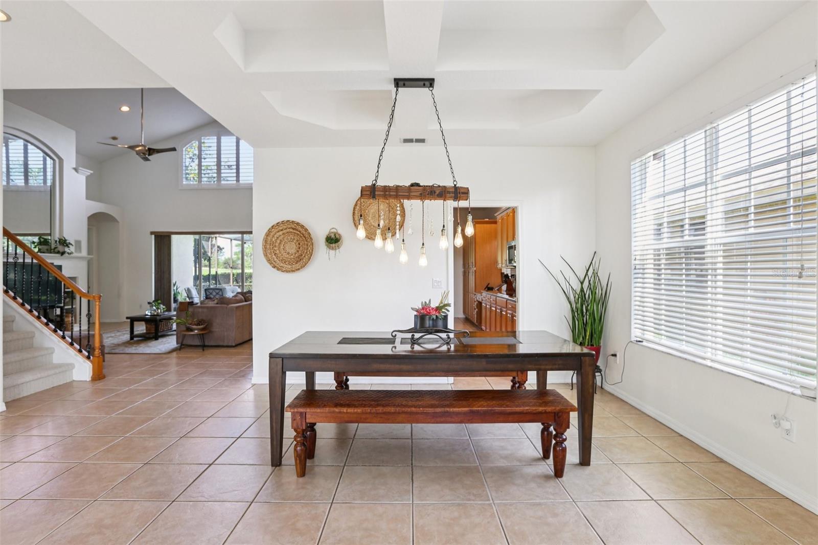 Listing photo id 4 for 23346 Abercorn Lane