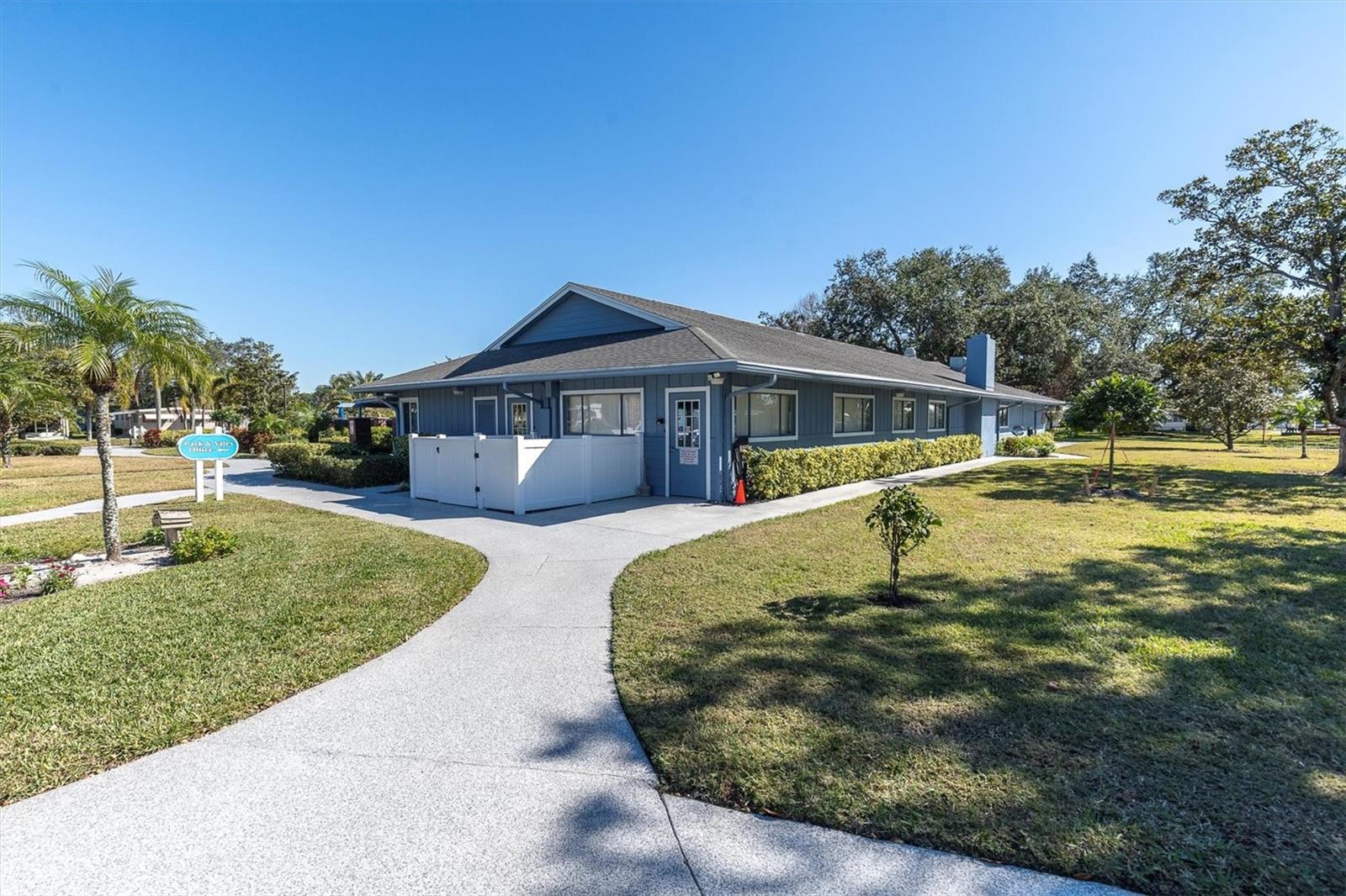 Image 41 of 64 For 9790 66th Street N 128