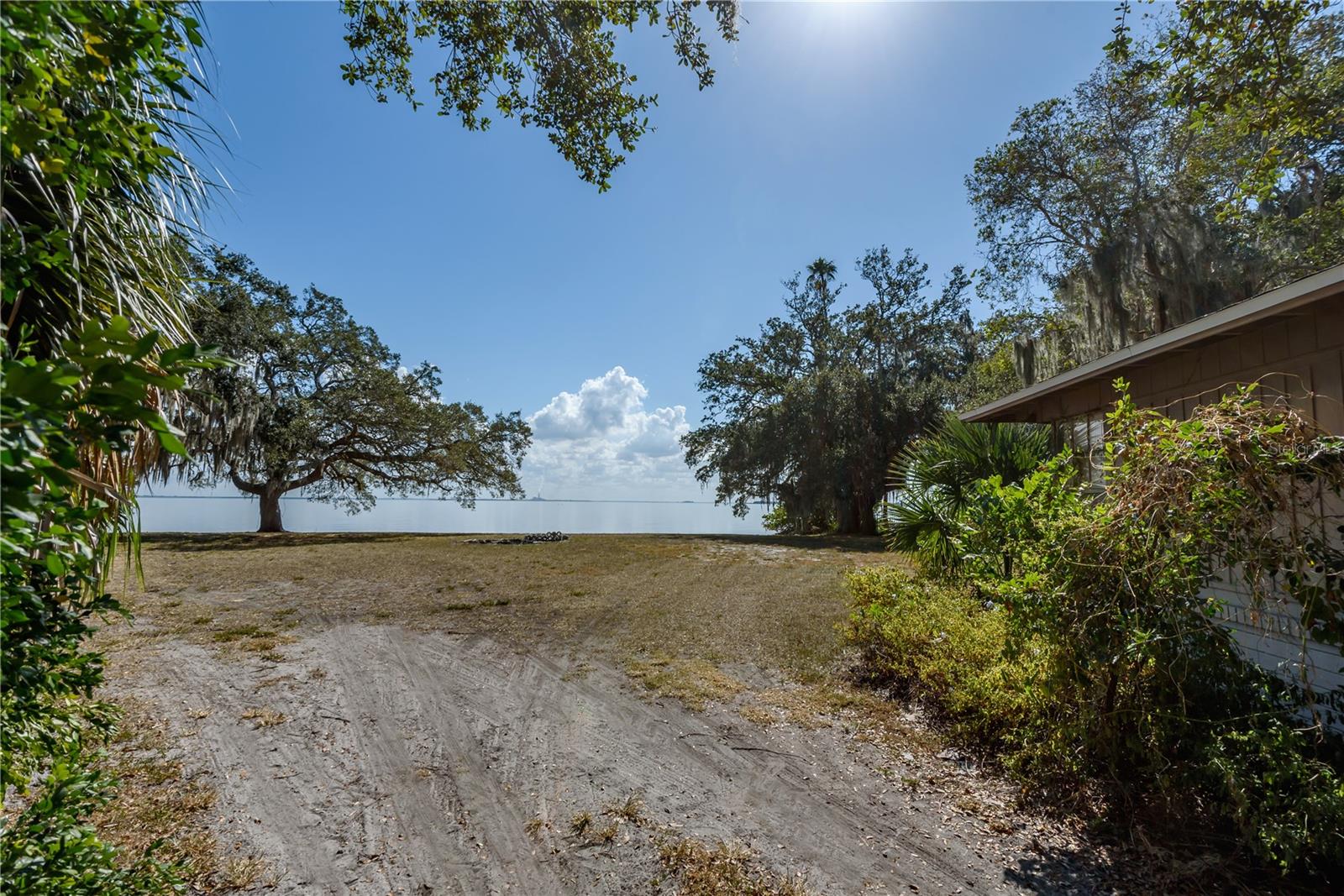 Image 8 of 39 For 6210 Bayshore Boulevard