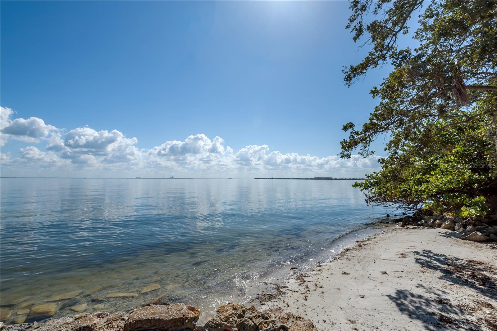Image 9 of 39 For 6210 Bayshore Boulevard