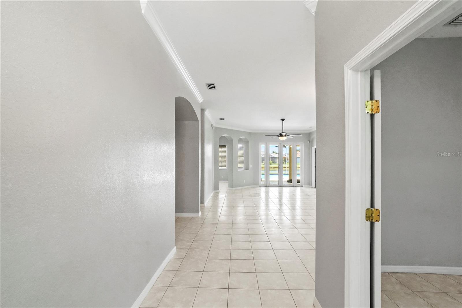 Image 12 of 48 For 11810 Holly Creek Drive