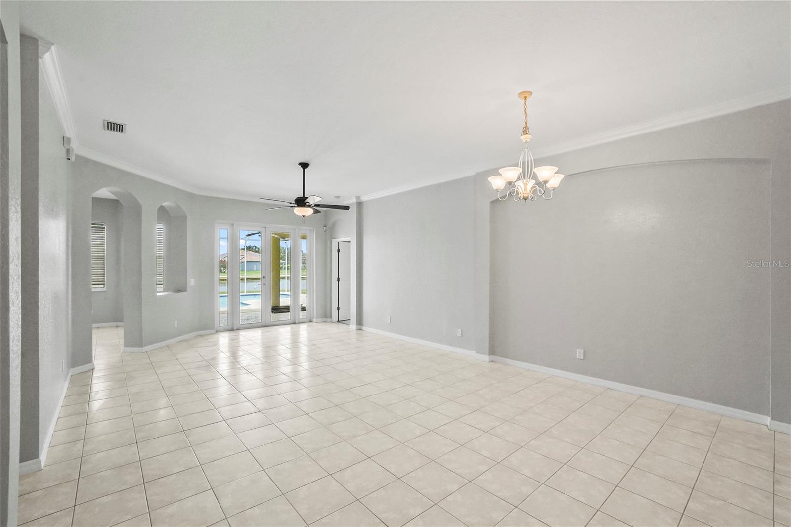 Image 16 of 48 For 11810 Holly Creek Drive