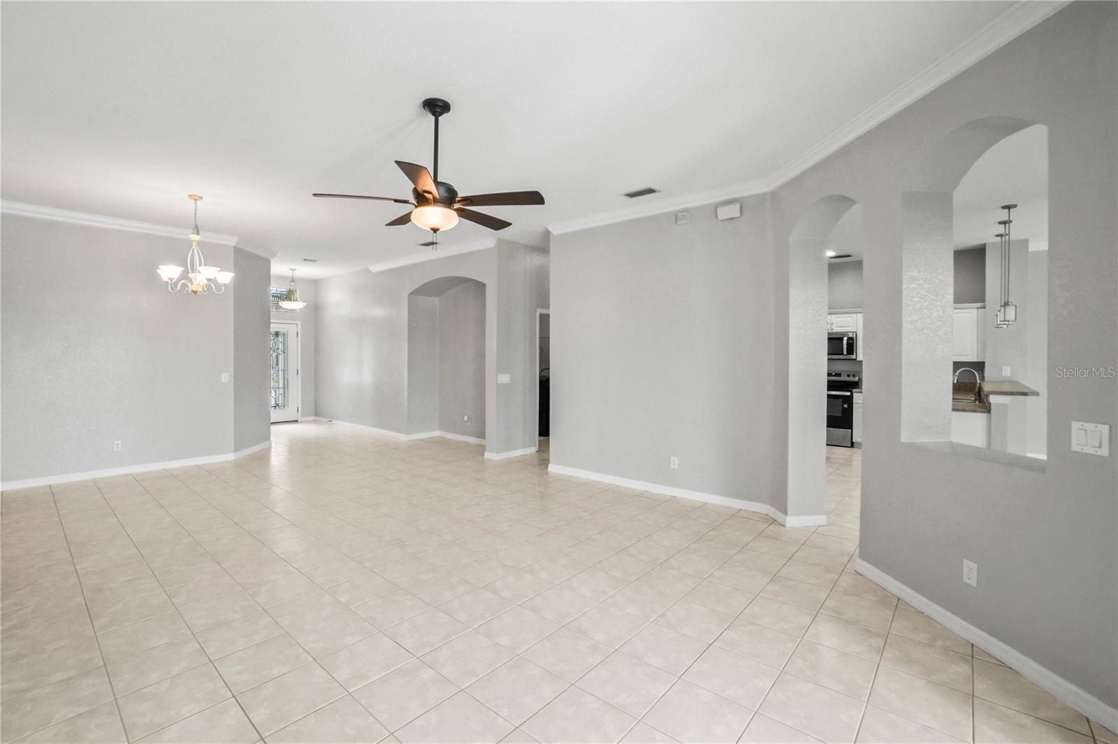 Image 18 of 48 For 11810 Holly Creek Drive