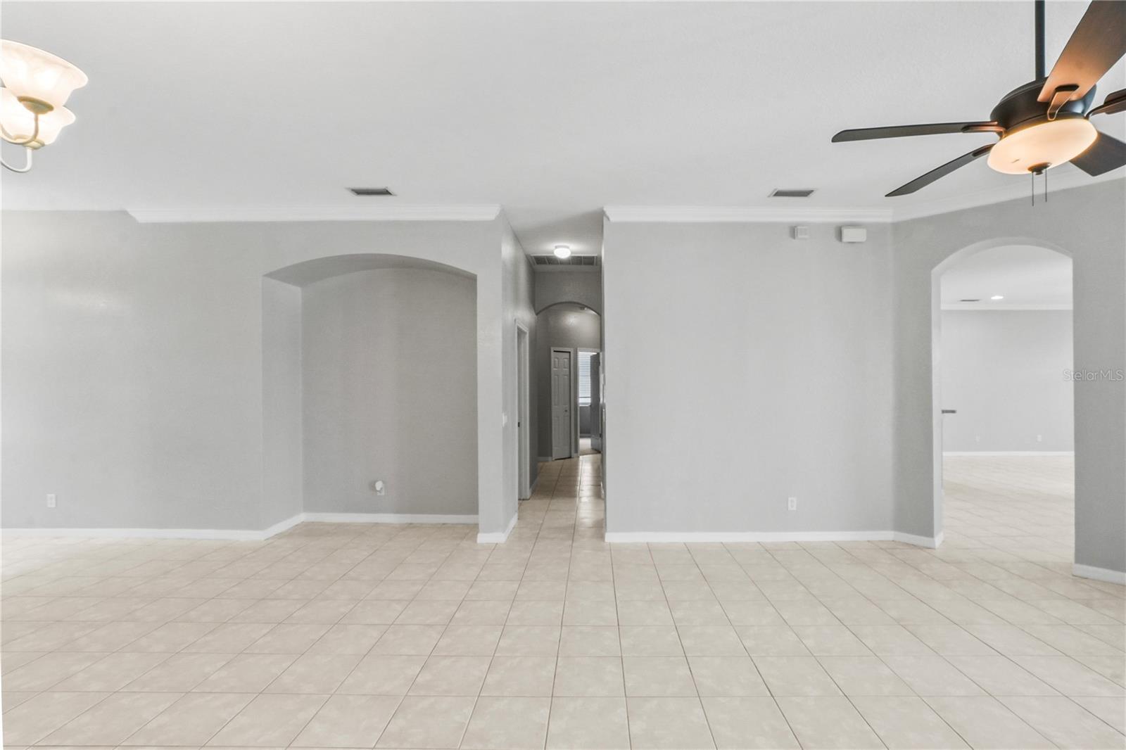 Image 19 of 48 For 11810 Holly Creek Drive
