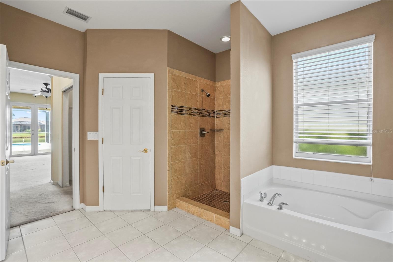 Image 21 of 48 For 11810 Holly Creek Drive