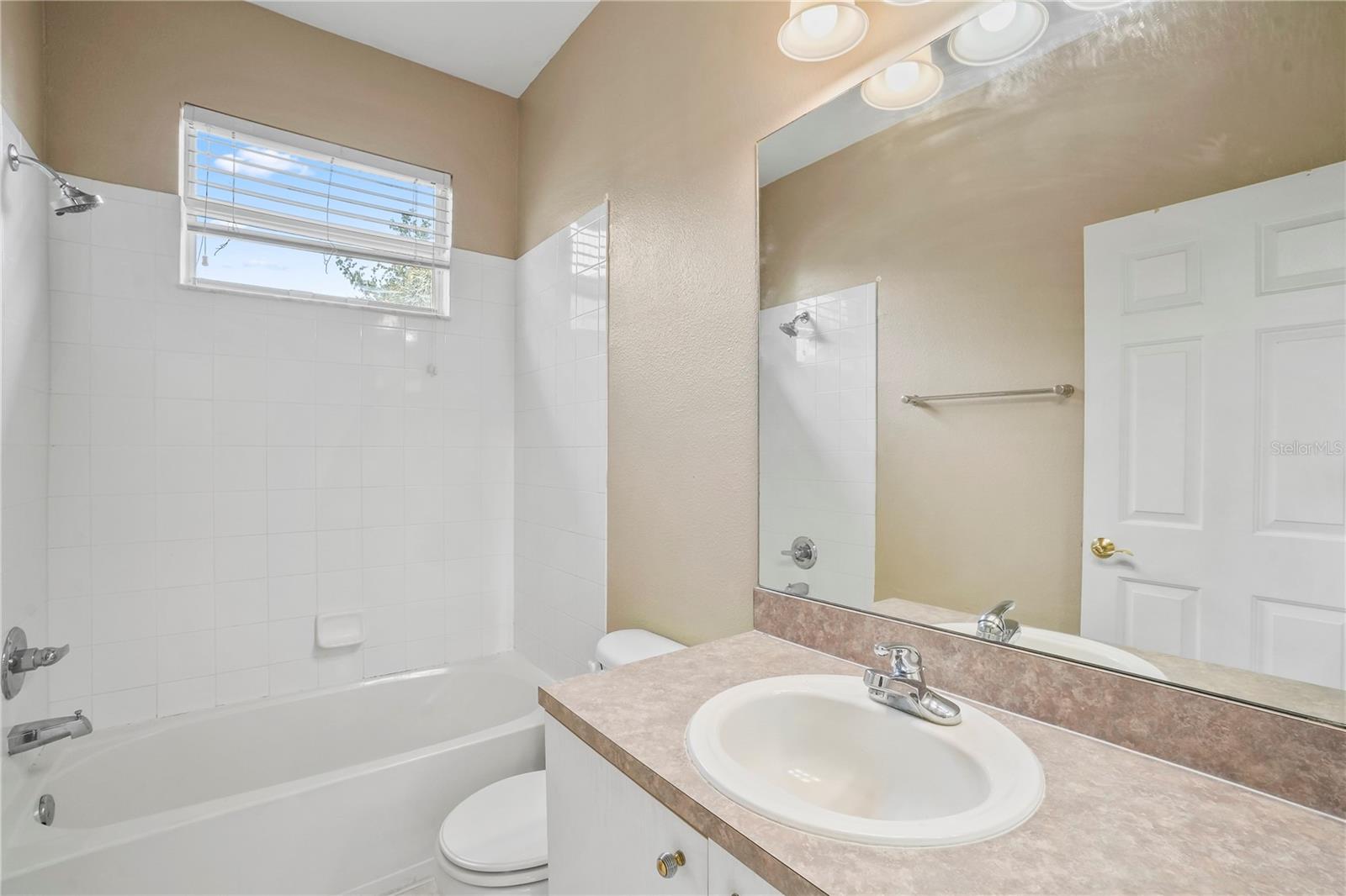 Image 30 of 48 For 11810 Holly Creek Drive