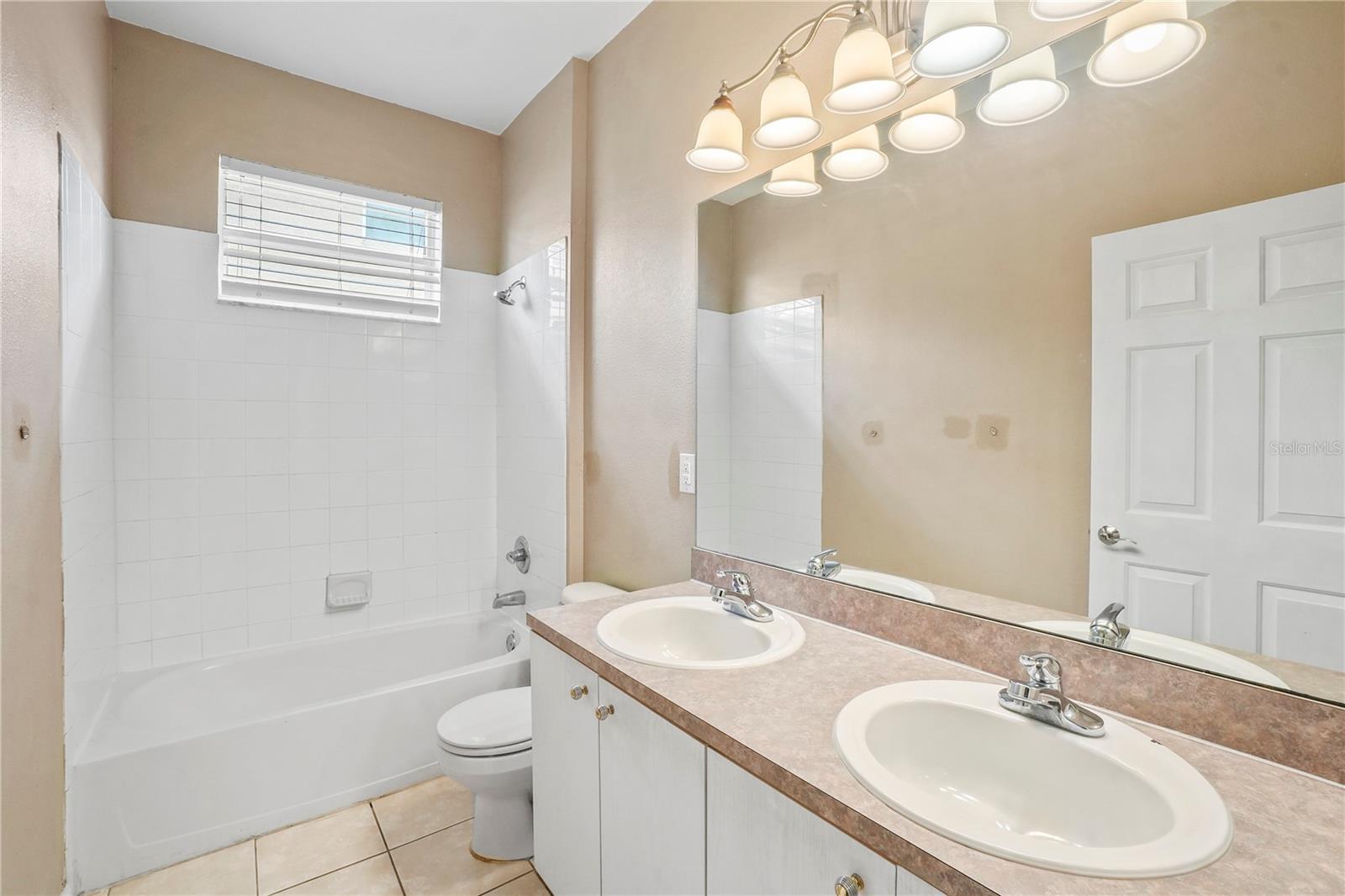 Image 31 of 48 For 11810 Holly Creek Drive