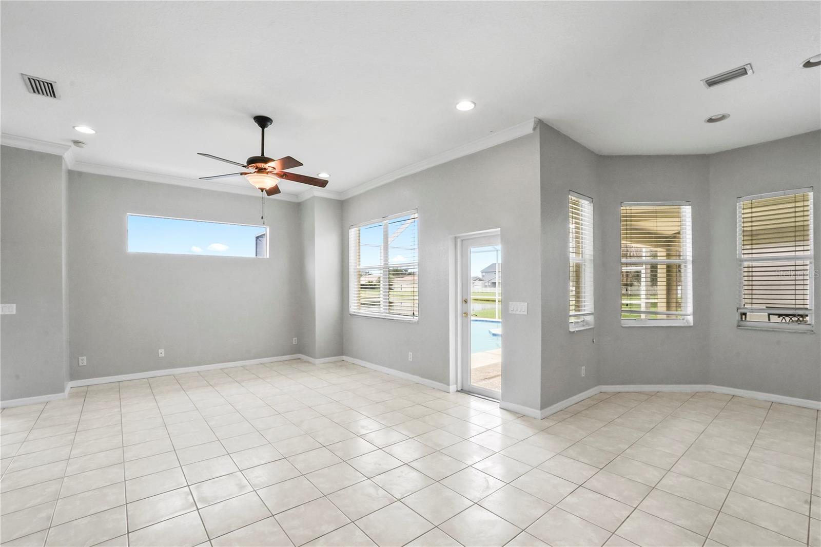 Image 7 of 48 For 11810 Holly Creek Drive