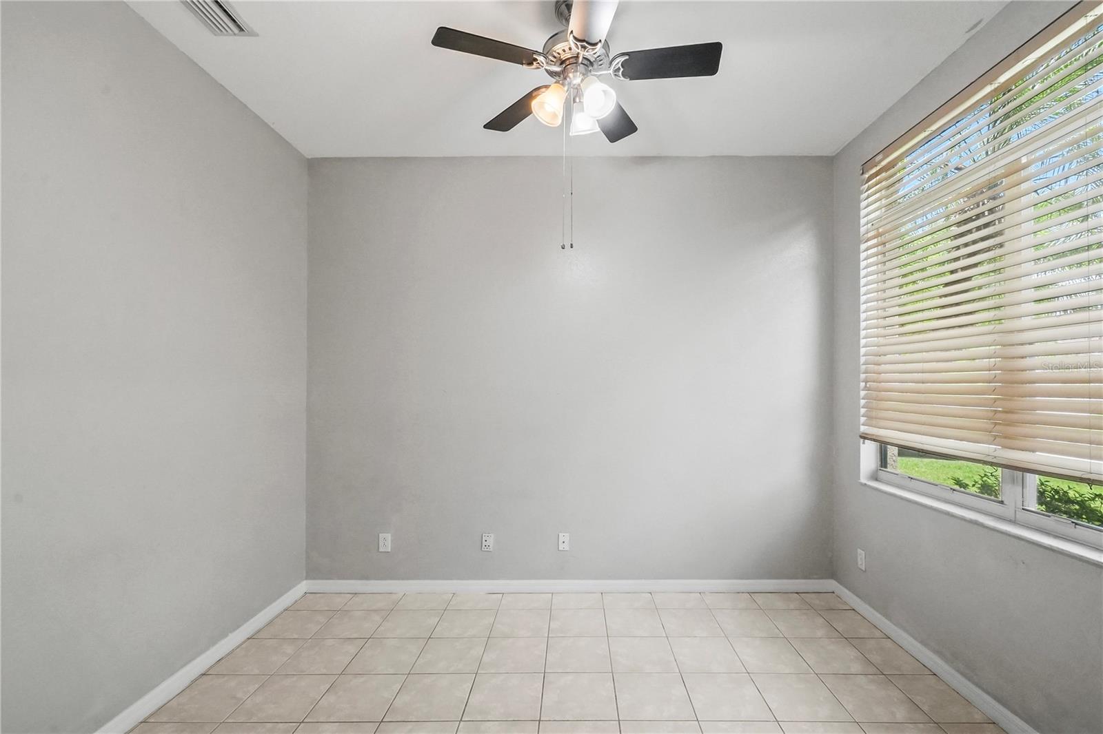 Image 8 of 48 For 11810 Holly Creek Drive