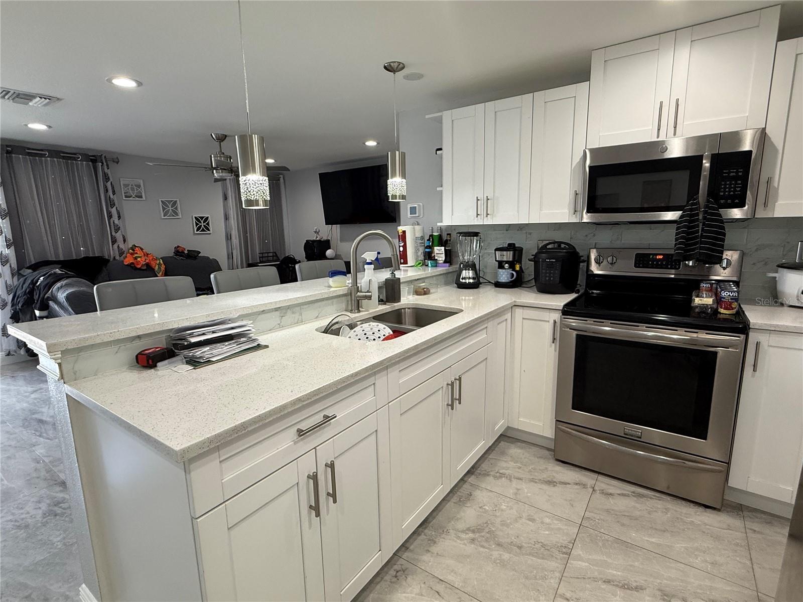 Image 10 of 26 For 2927 Henry Avenue