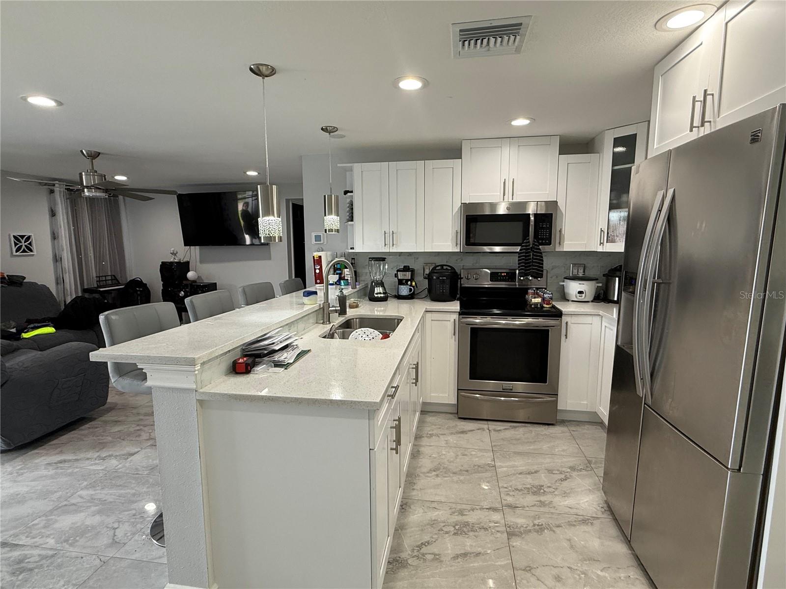 Image 11 of 26 For 2927 Henry Avenue