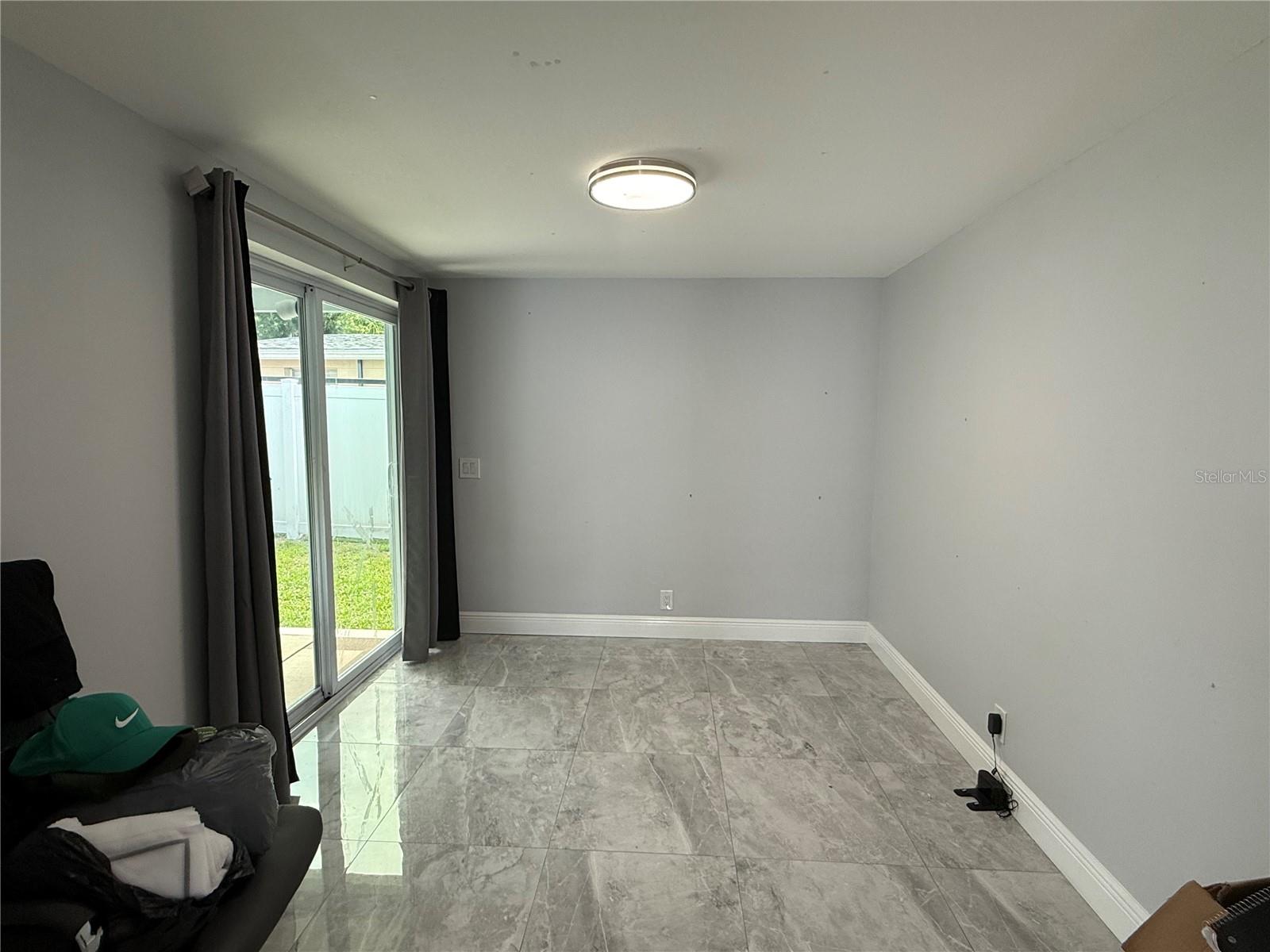 Image 13 of 26 For 2927 Henry Avenue