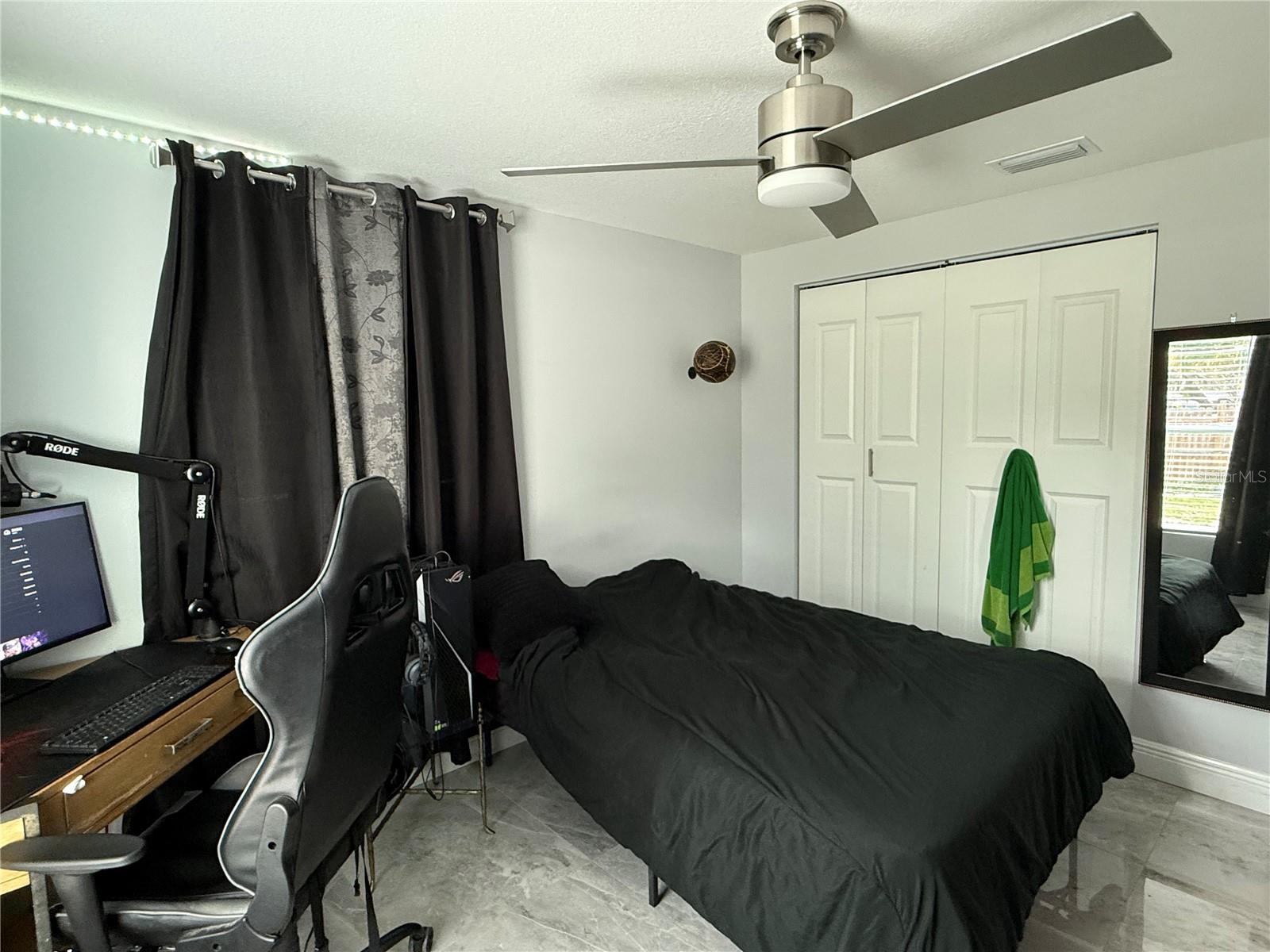 Image 14 of 26 For 2927 Henry Avenue
