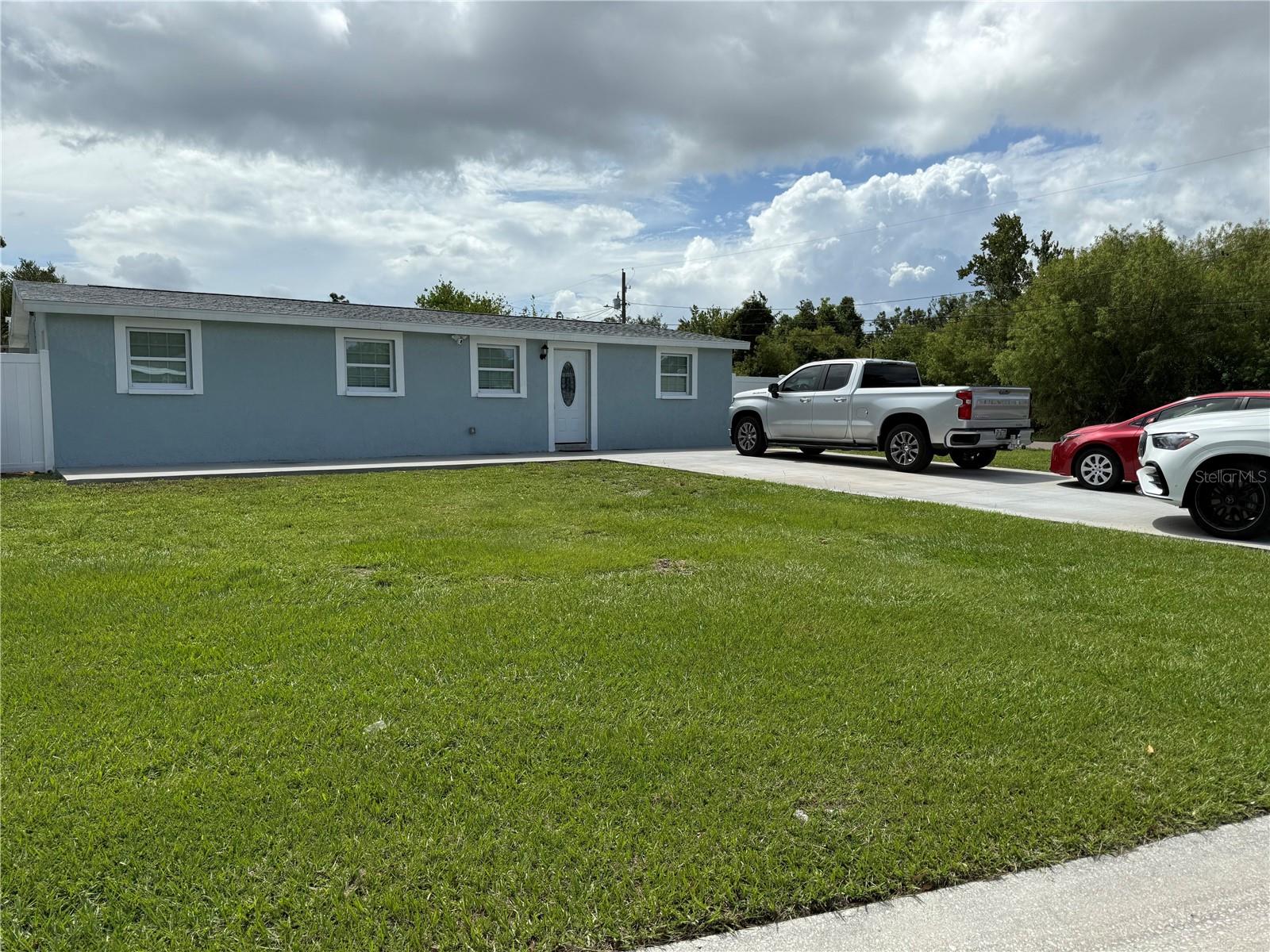 Image 3 of 26 For 2927 Henry Avenue