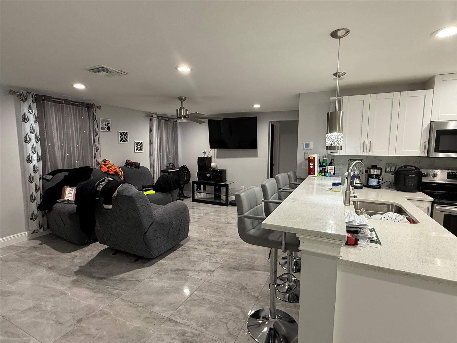 Image 8 of 26 For 2927 Henry Avenue