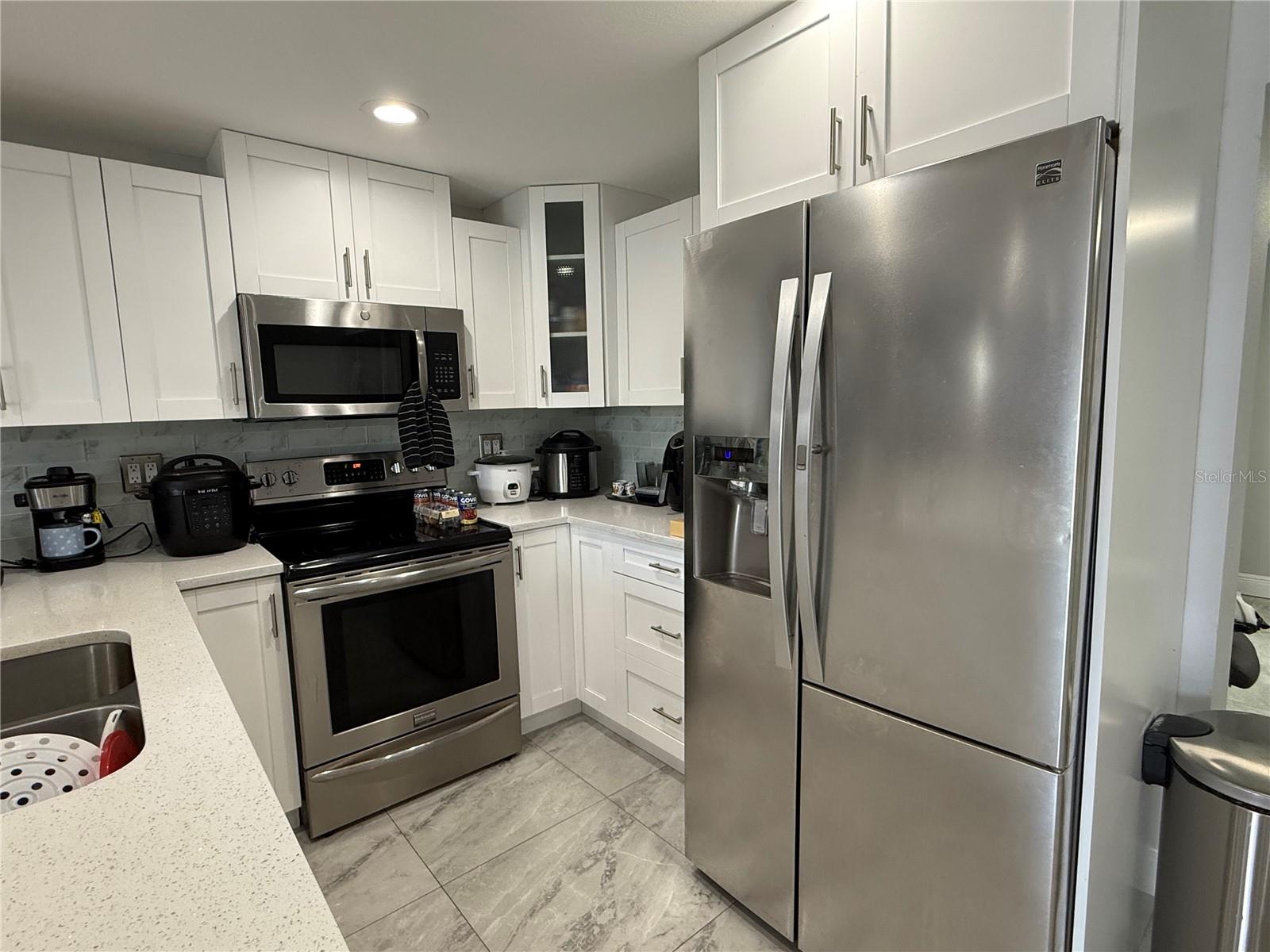 Image 9 of 26 For 2927 Henry Avenue