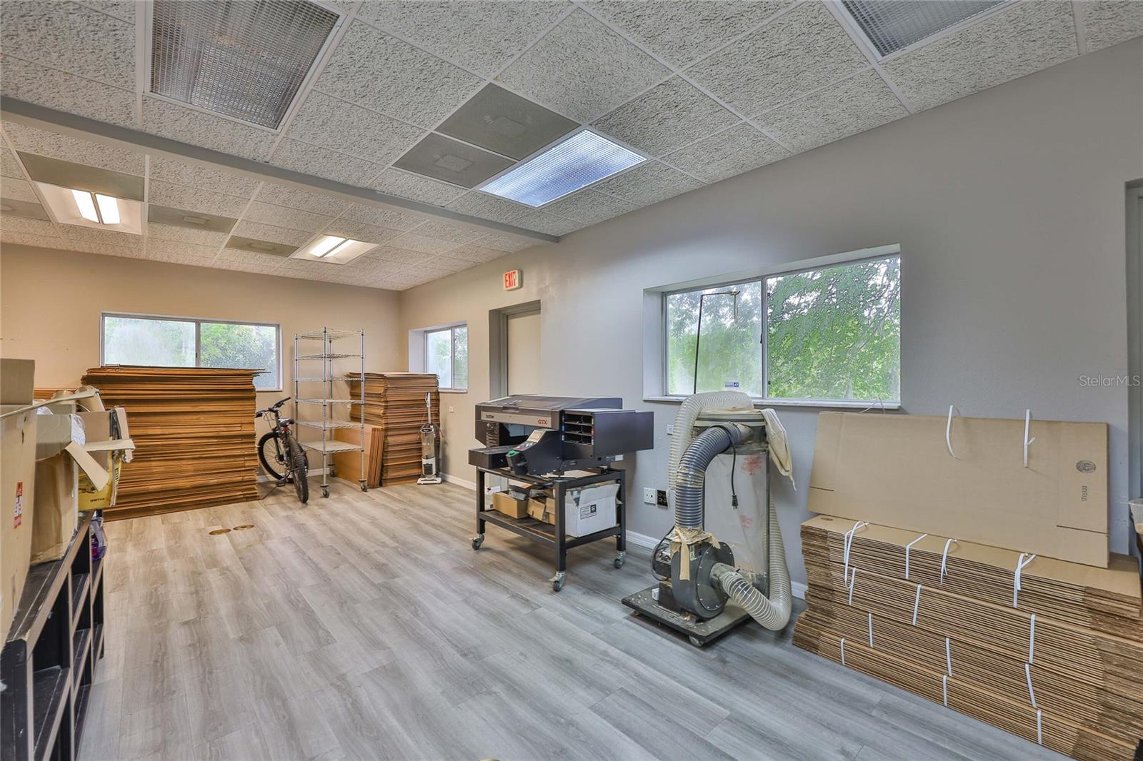 Image 32 of 49 For 11051 Challenger Avenue