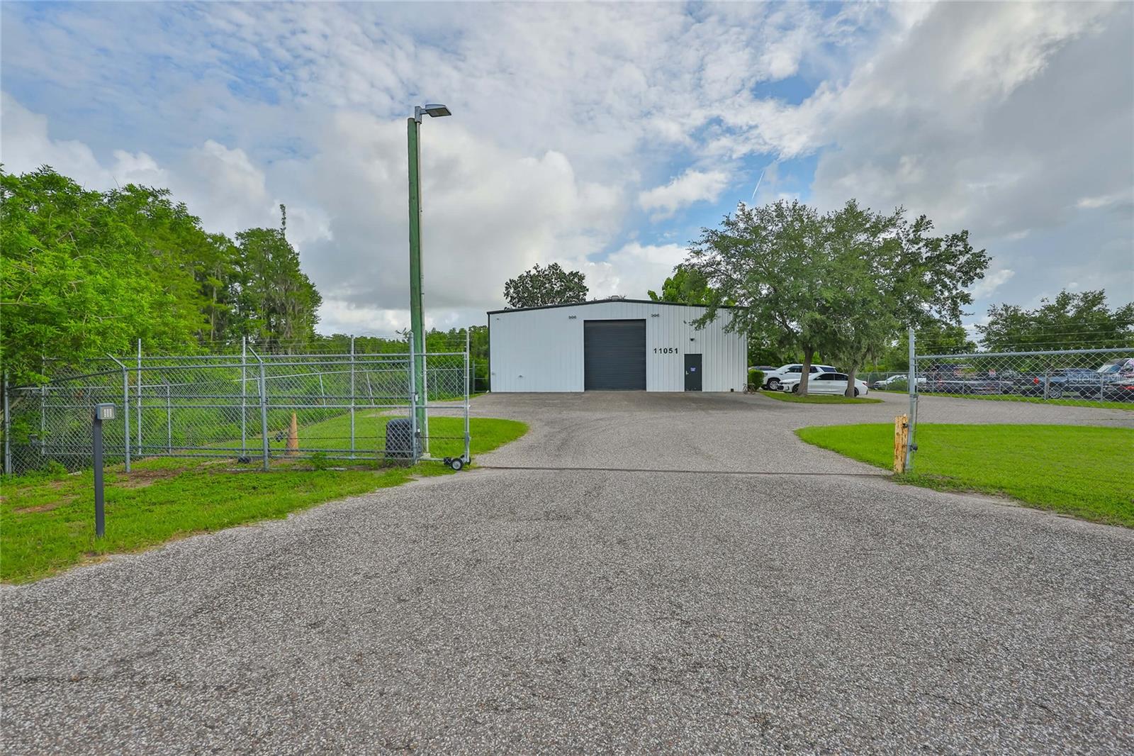 Image 5 of 49 For 11051 Challenger Avenue