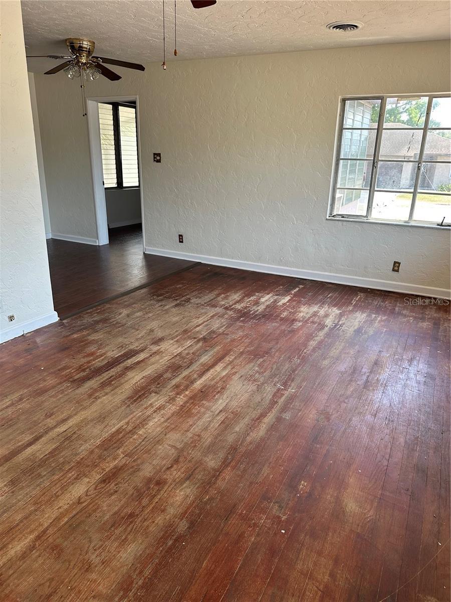 Image 2 of 9 For 6561 72nd Avenue N