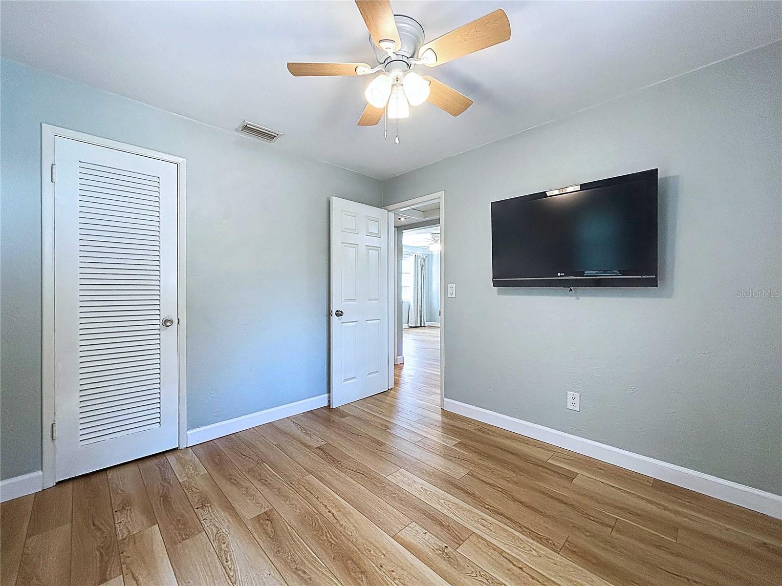 Image 6 of 19 For 627 64th Avenue S