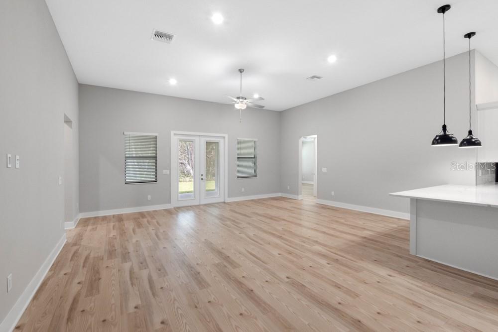 Listing photo id 5 for 13239 Oldenburg Drive