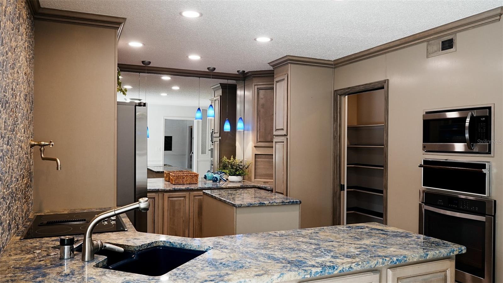 Image 12 of 32 For 2280 Willowbrook Drive