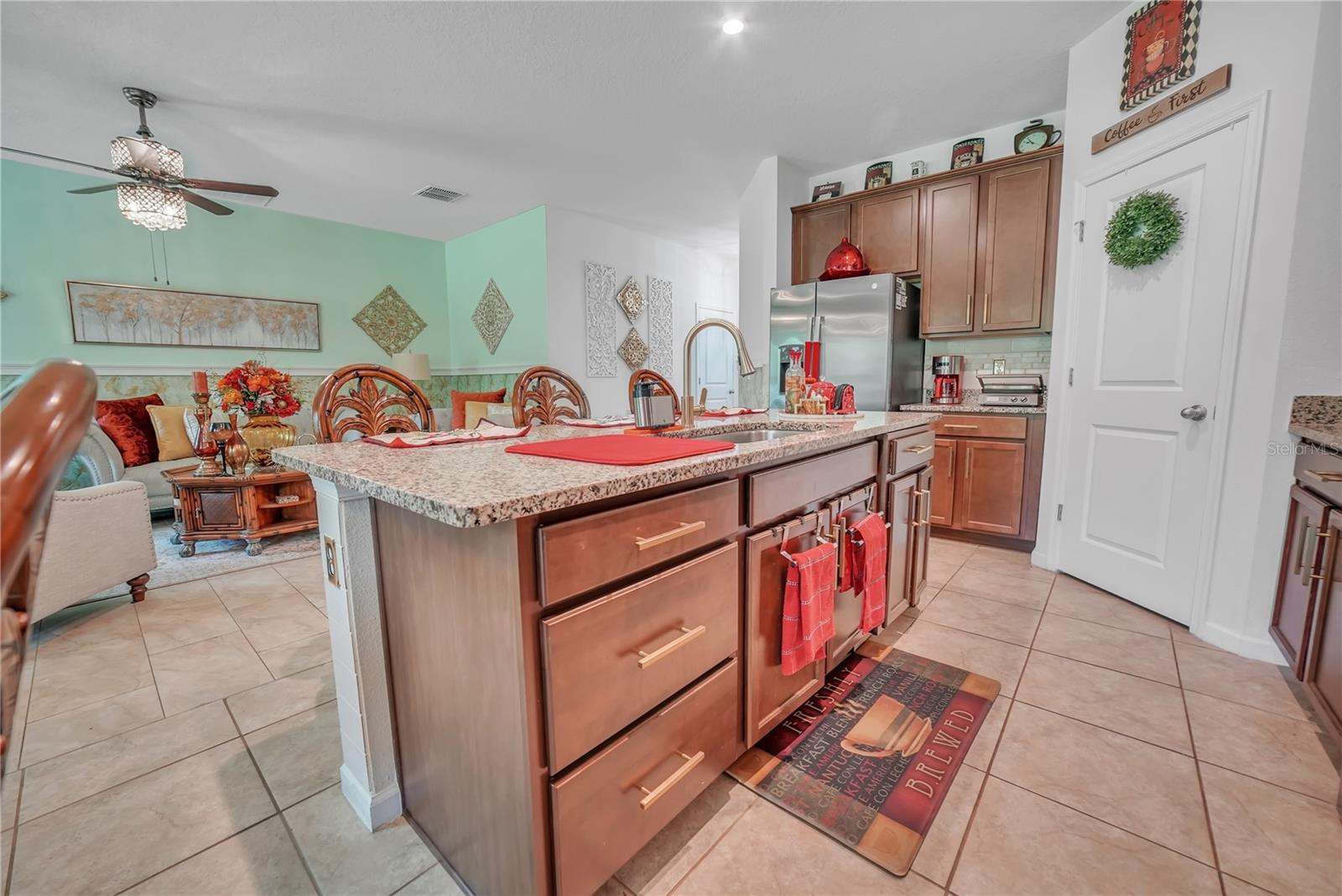 Image 18 of 54 For 289 Siesta Vista Court