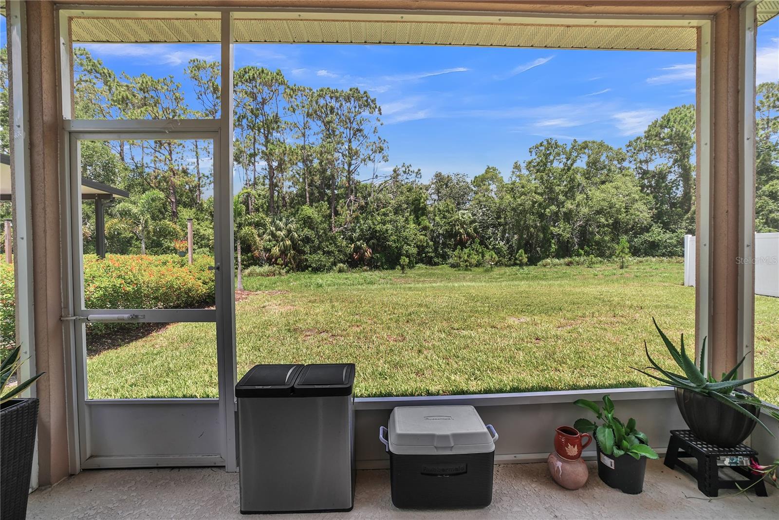 Image 43 of 54 For 289 Siesta Vista Court