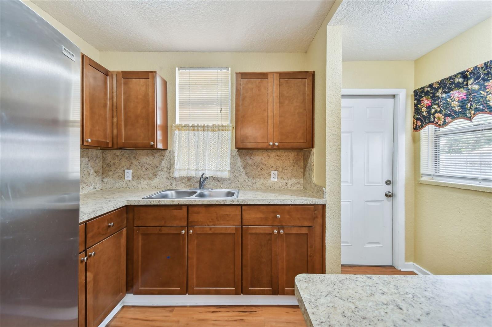 Image 37 of 72 For 2026 Auburn Street S