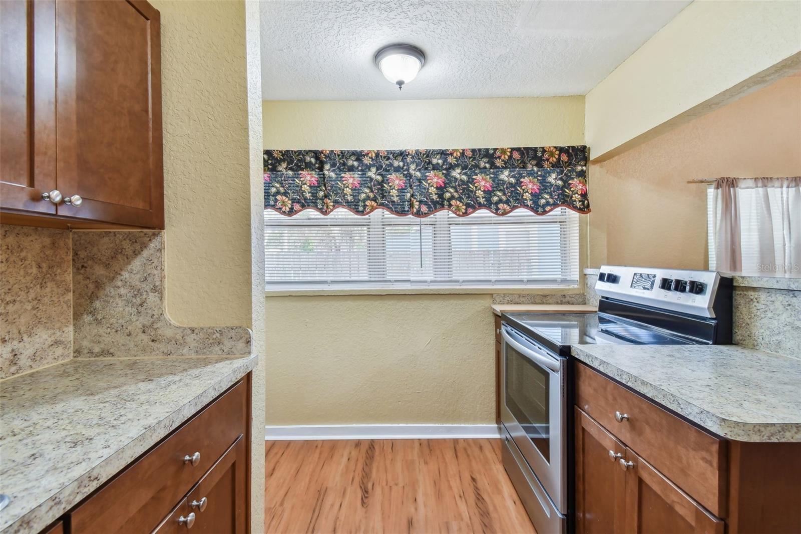 Image 38 of 72 For 2026 Auburn Street S