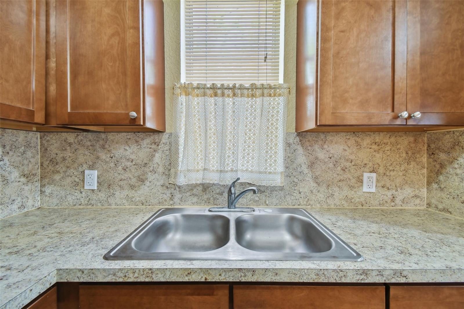 Image 39 of 72 For 2026 Auburn Street S