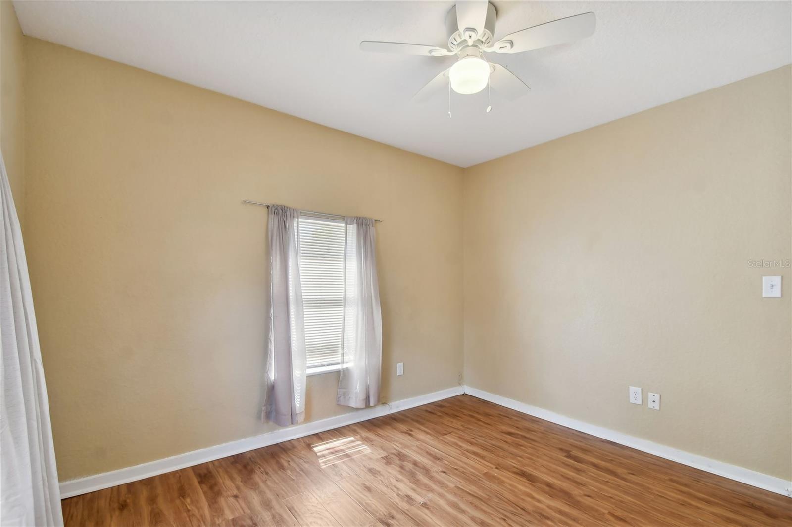 Image 45 of 72 For 2026 Auburn Street S