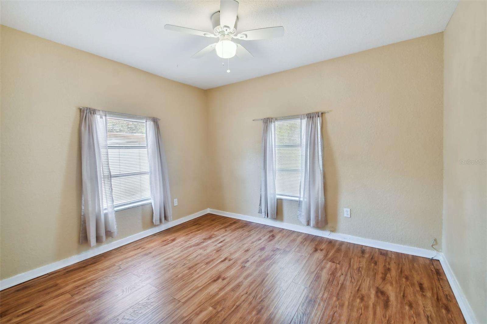 Image 47 of 72 For 2026 Auburn Street S