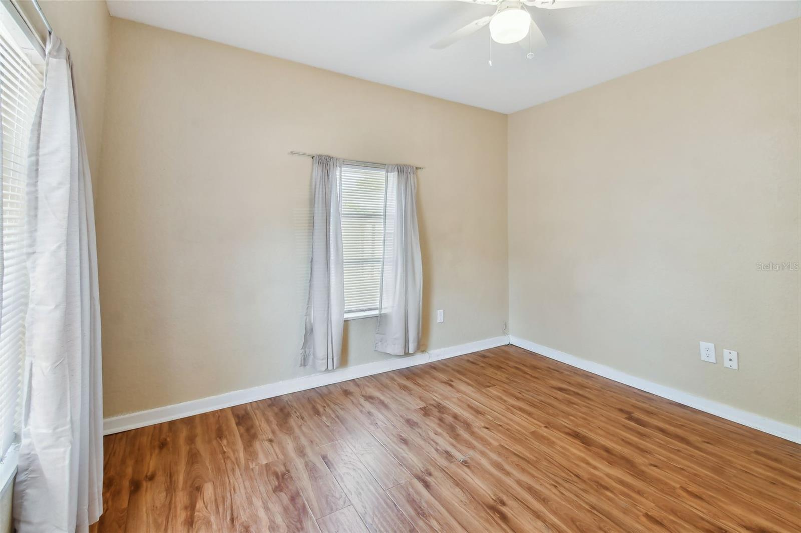 Image 48 of 72 For 2026 Auburn Street S