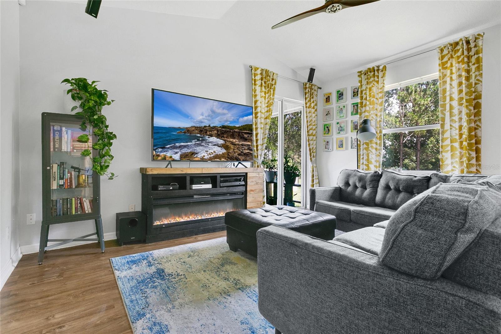 Image 4 of 35 For 356 Irving Bend Drive