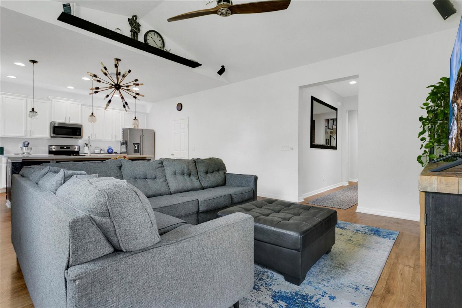 Image 5 of 35 For 356 Irving Bend Drive