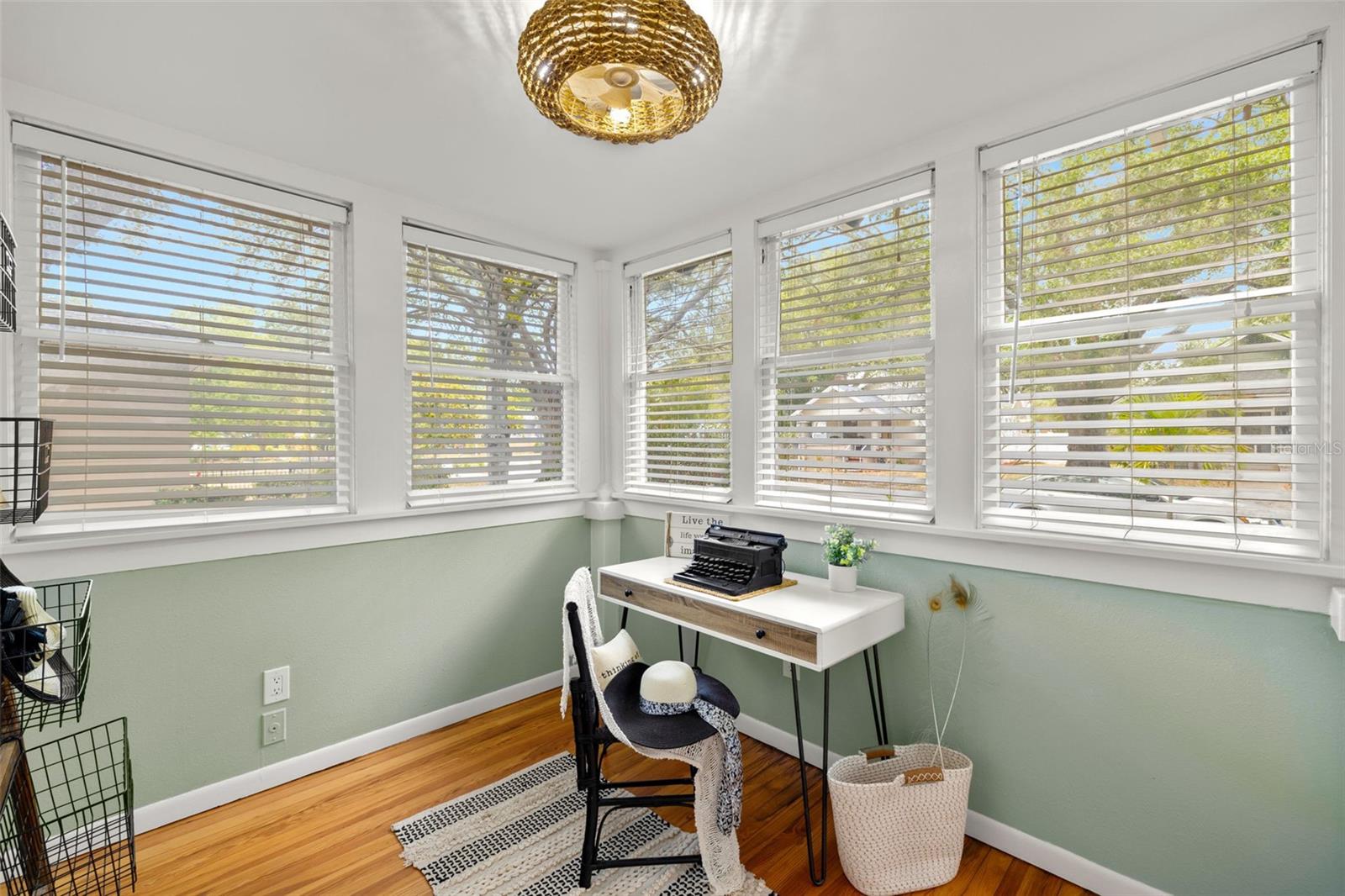 Image 12 of 53 For 1016 24th Avenue N