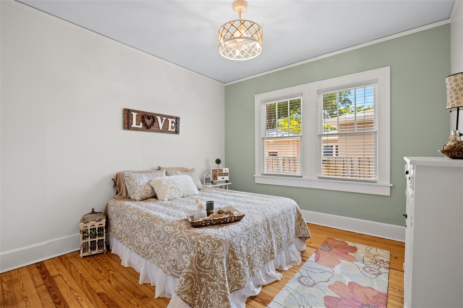 Image 36 of 53 For 1016 24th Avenue N