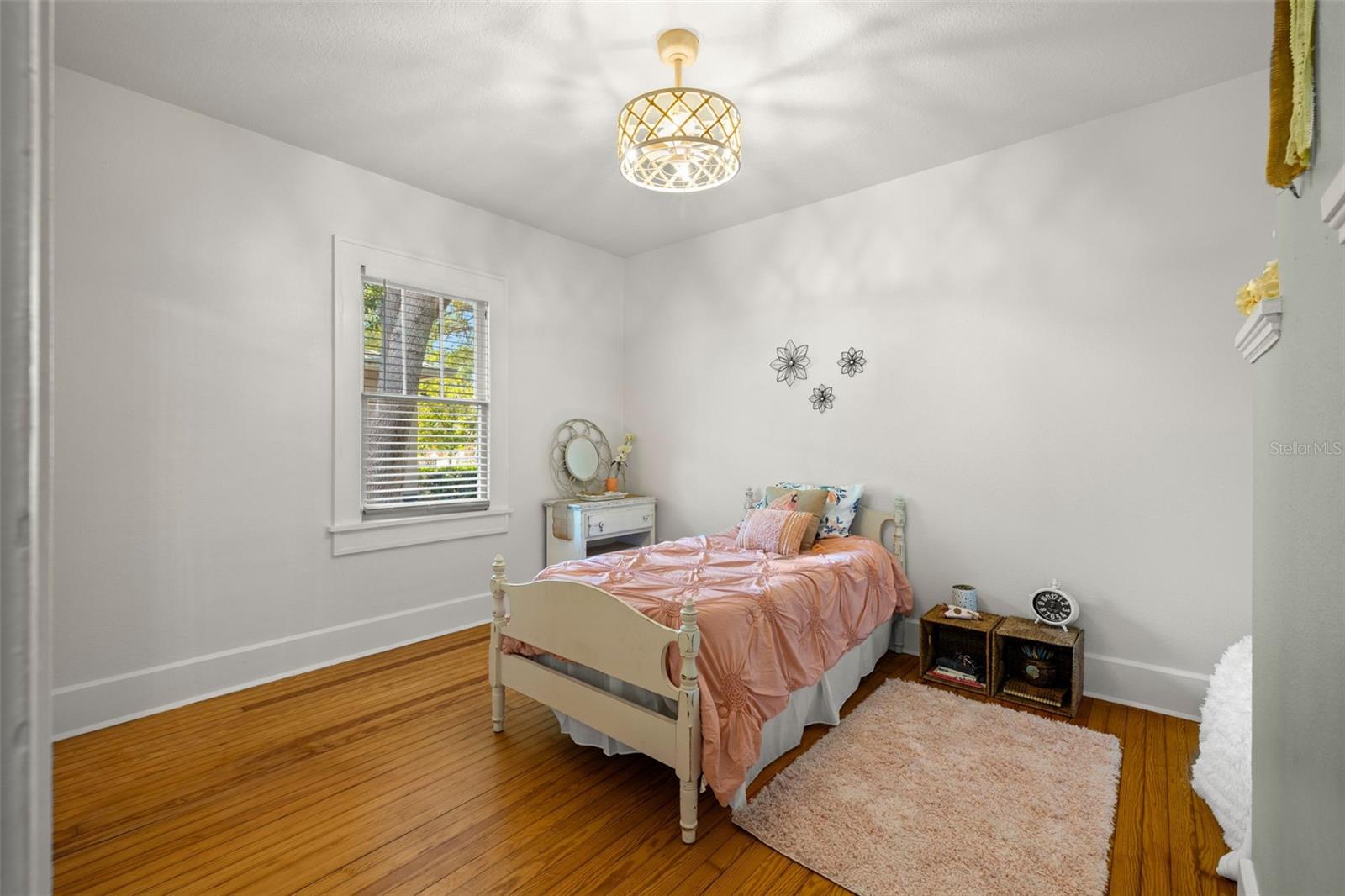 Image 37 of 53 For 1016 24th Avenue N