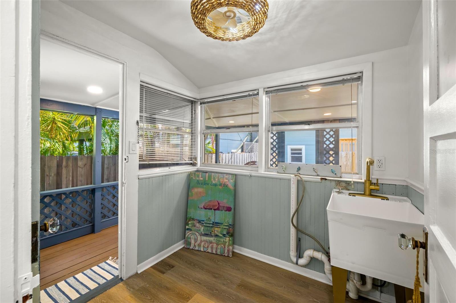 Image 42 of 53 For 1016 24th Avenue N