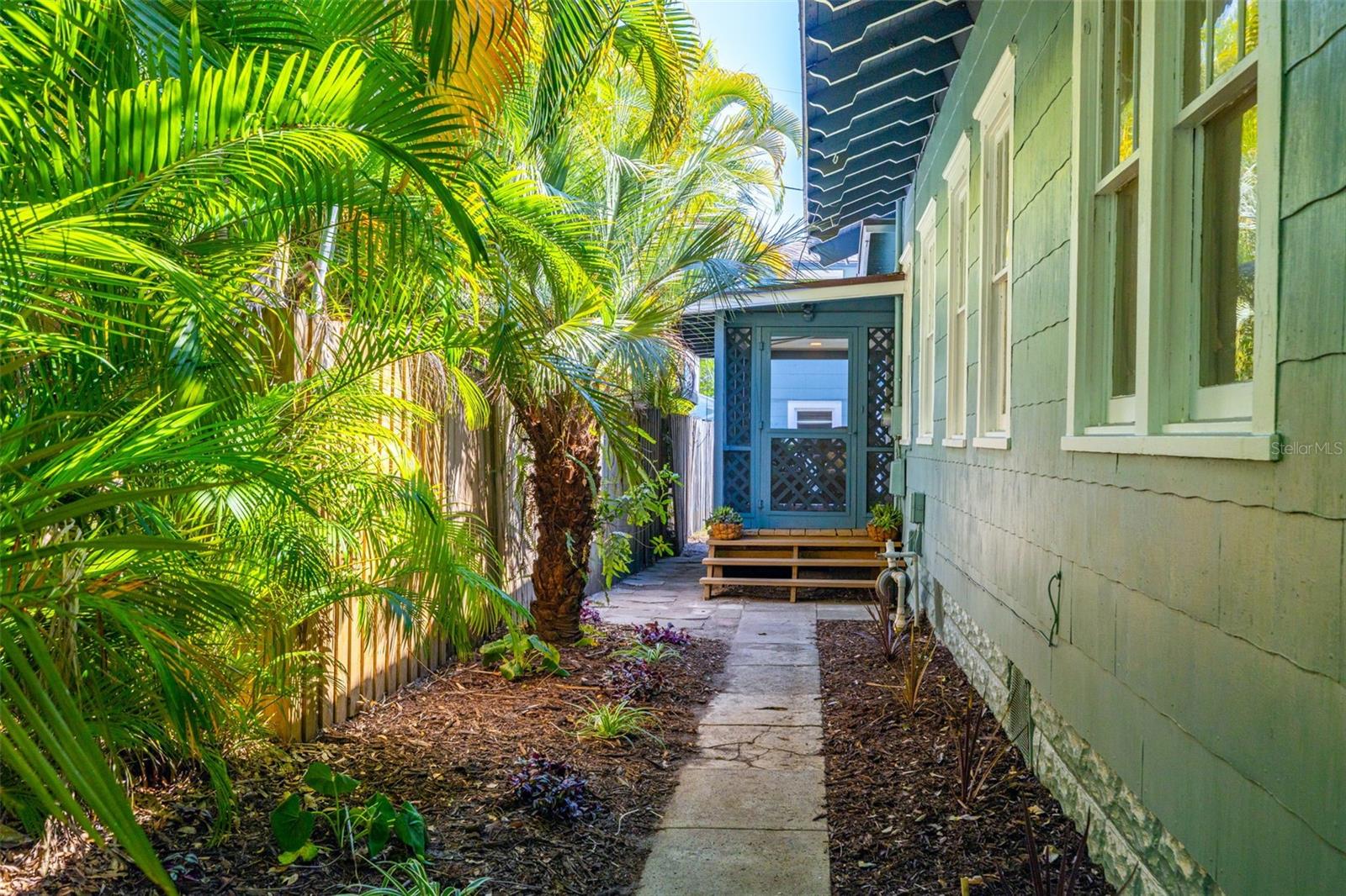 Image 50 of 53 For 1016 24th Avenue N