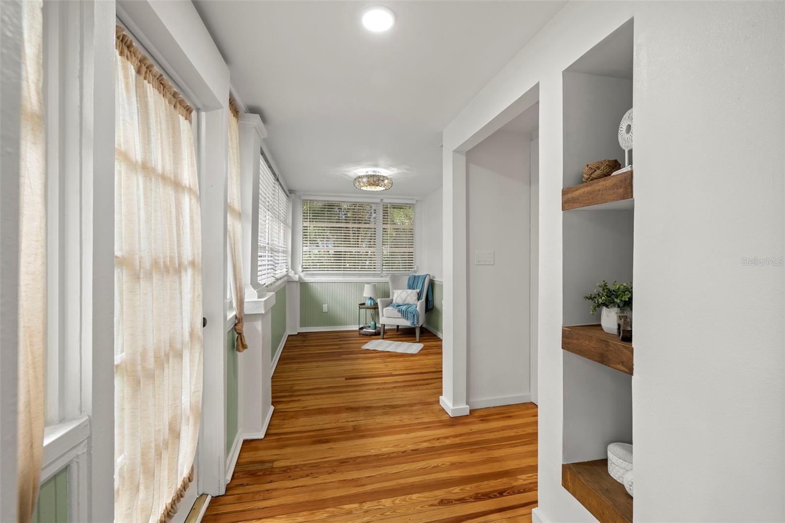Image 6 of 53 For 1016 24th Avenue N