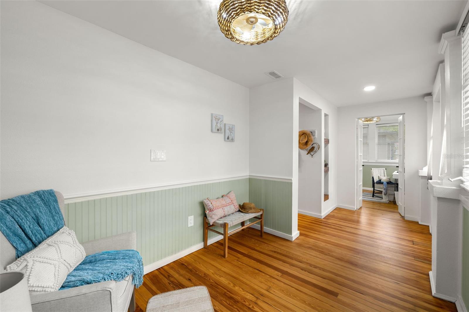 Image 8 of 53 For 1016 24th Avenue N