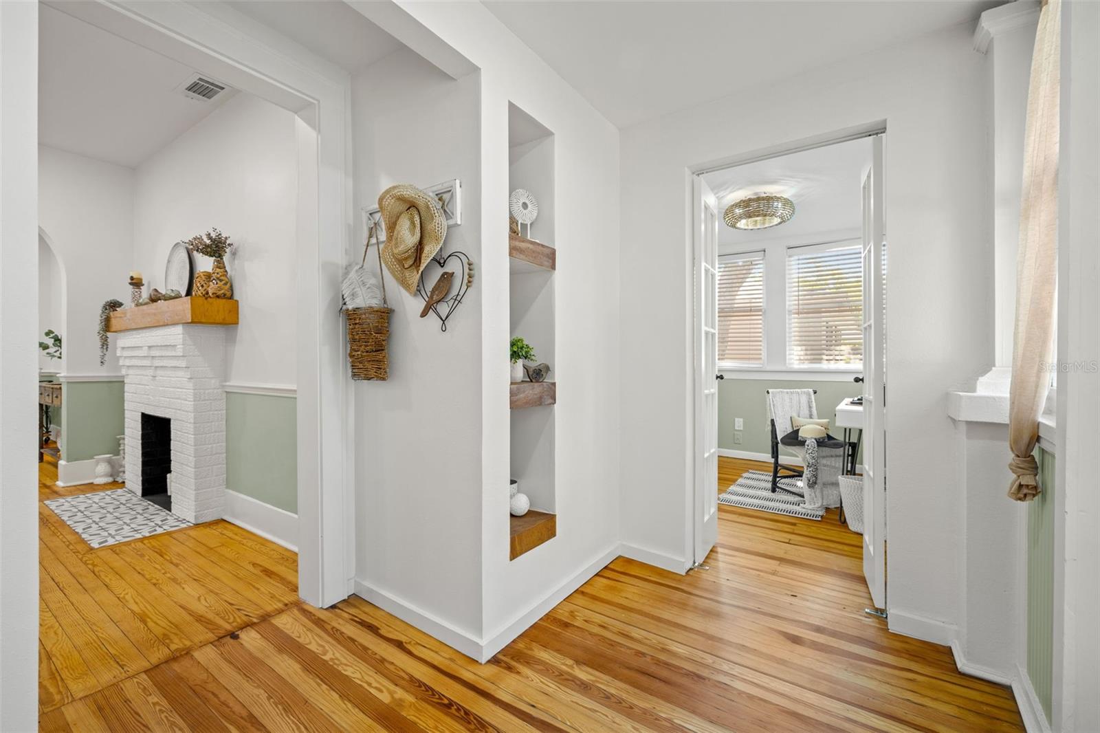 Image 9 of 53 For 1016 24th Avenue N