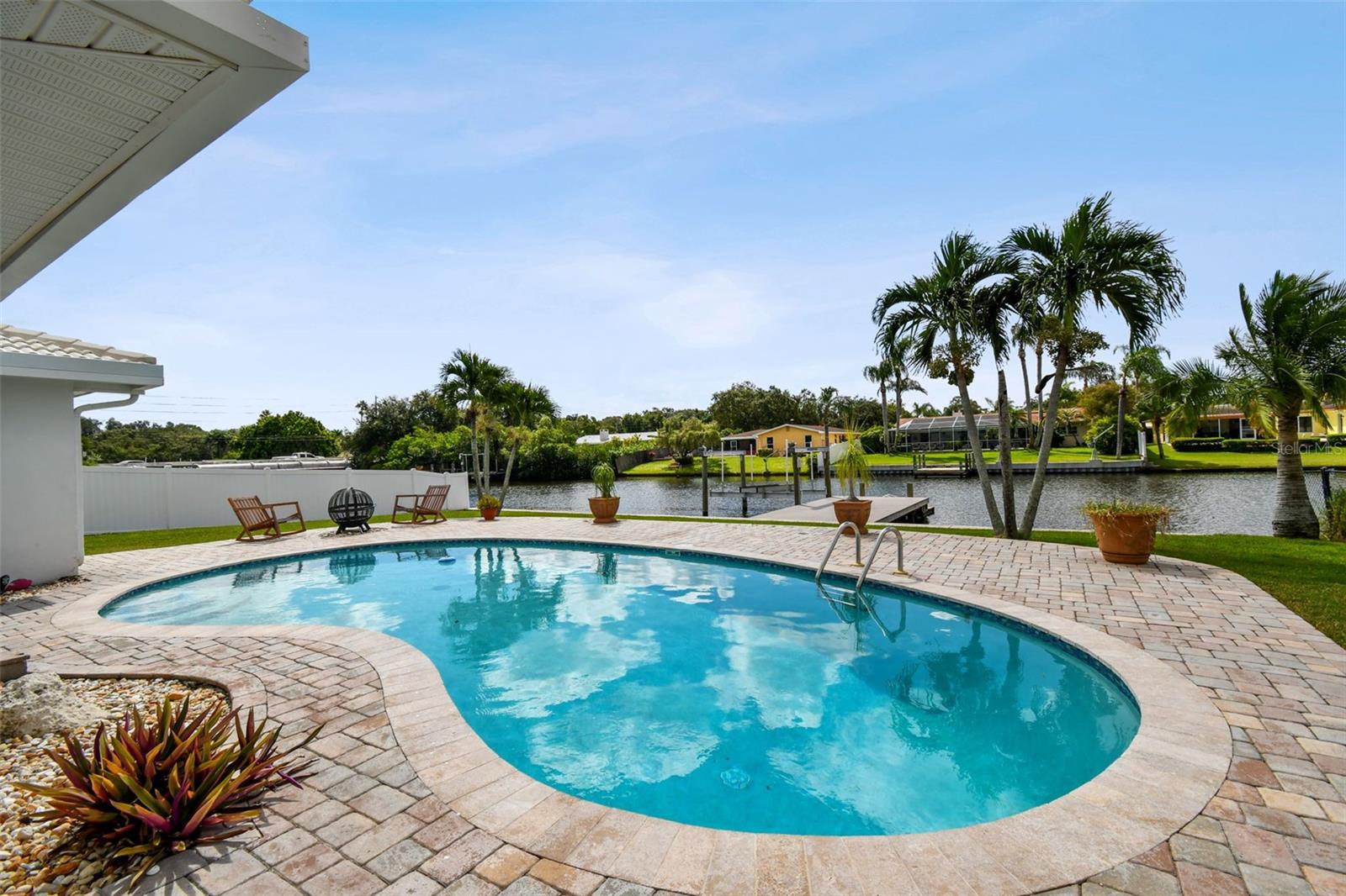 Image 16 of 42 For 2191 Waterside Drive