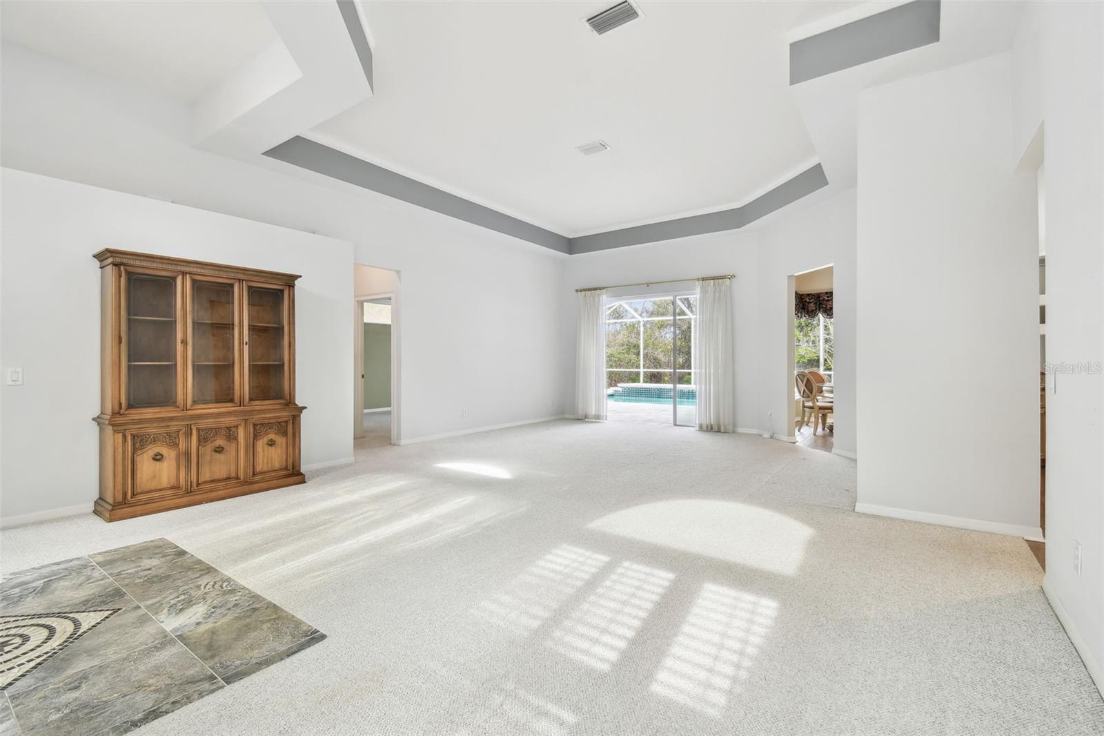 Listing photo id 8 for 15209 Hammock Chase Court