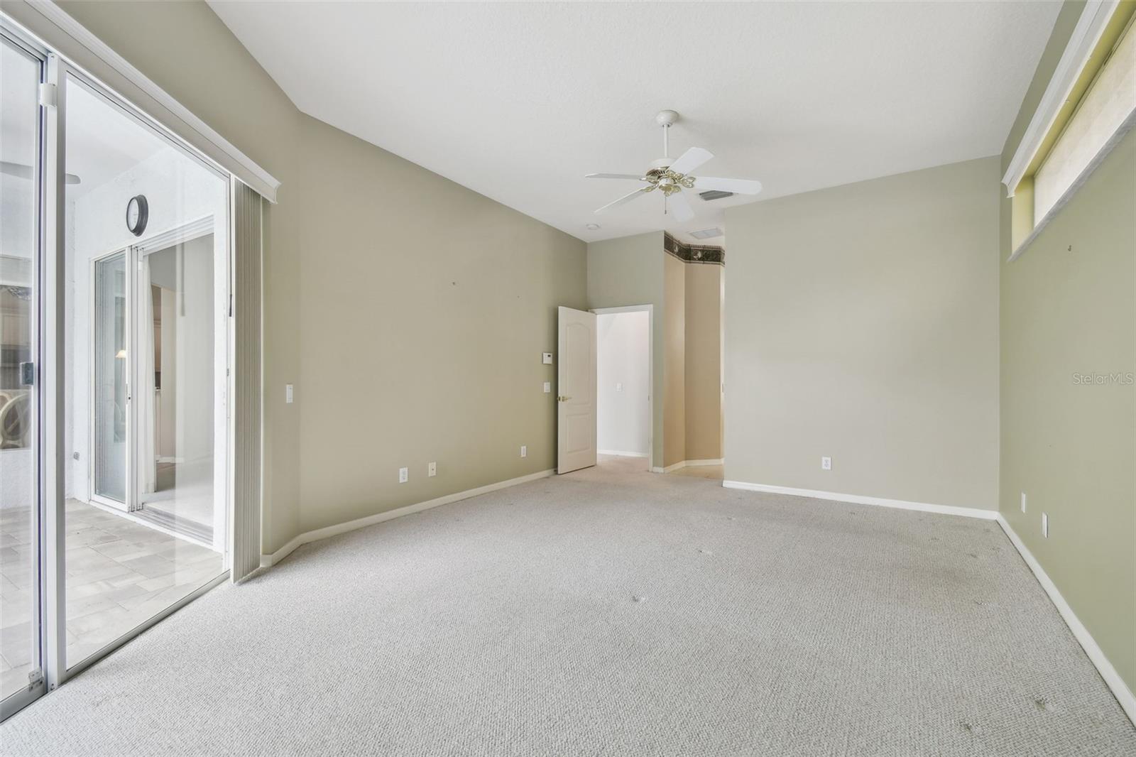 Listing photo id 16 for 15209 Hammock Chase Court