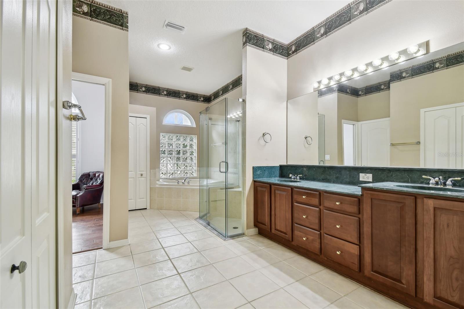 Listing photo id 18 for 15209 Hammock Chase Court