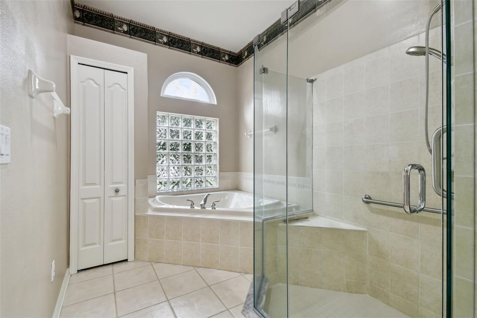 Listing photo id 20 for 15209 Hammock Chase Court