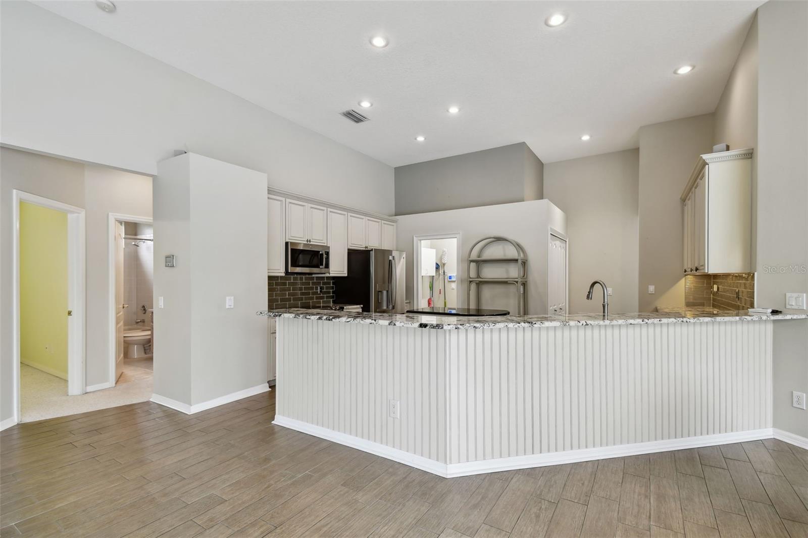 Listing photo id 26 for 15209 Hammock Chase Court
